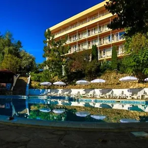 3* Hotel Vezhen - Free Parking